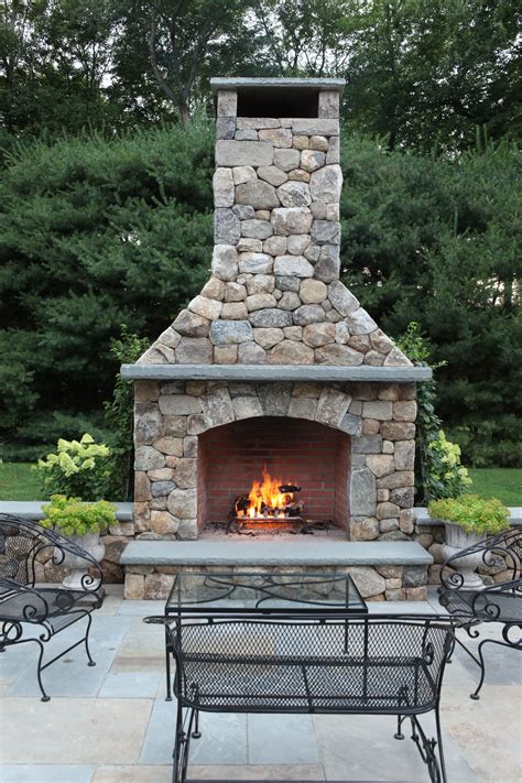 outdoor fireplace with chimney.